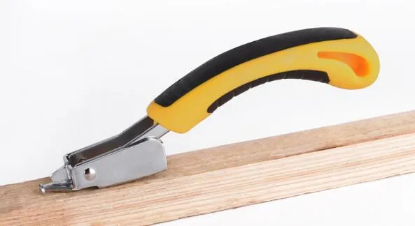 Kostenloser Versand 1PCS Holzbearbeitung Einfach Klammer Entferner mit Gummi Griff Nagel Puller Spezielle Werkzeuge für Nägel