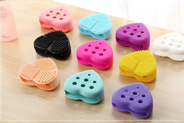 Wholesale Heart shape Makeup Brush with holder Silicone Cosmetic Cleaning Tool Washing Brush egg Pad Brush Cleanser 