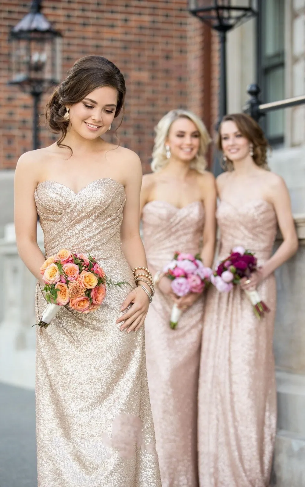 Liebsten trägerlosen Pailletten Brautjungfer Kleid Rose Gold eine Linie Etuikleid für Frauen billig lange bodenlangen Kleid