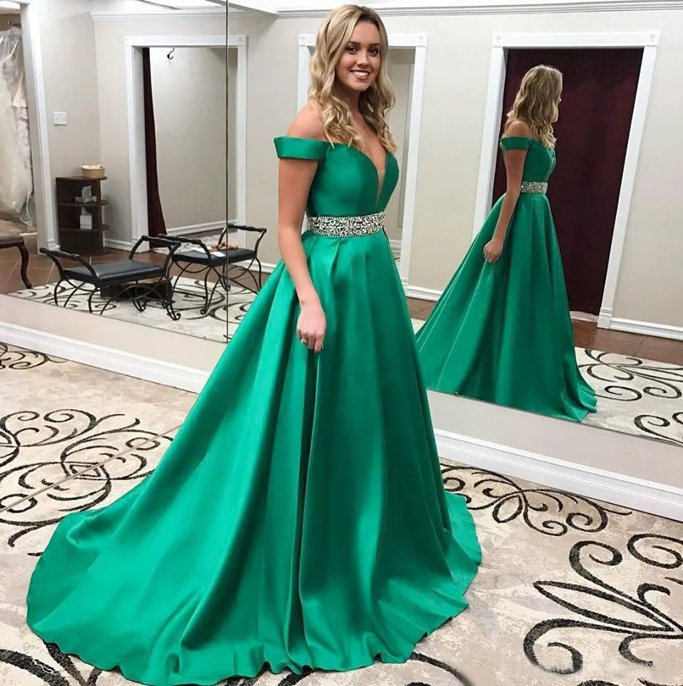 2018 Emerald Satin Prom Dresses Sexy Off Ramię Głębokie V Neck Zroszony Talia Linia Formalna Suknia Wieczorowa Plus Size Custom Made