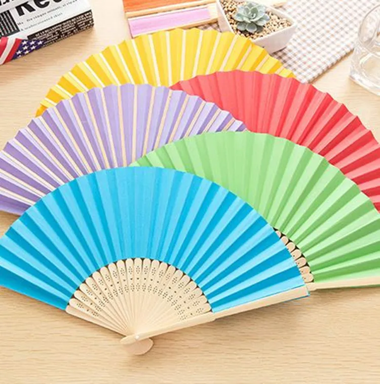 Ny varm försäljning DIY Färg Handmålade Pappersfläkt Kindergarten Barnmålning Practice Fan Blank Fan T4H0229