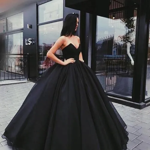 2018 Ny svart elegant prom klänningar Vestidos de Sweetheart Graduacion Sexig Tillbaka Ärmlös Robe de Bal Longue Kvinnor Bollklänningar Formell Klänning