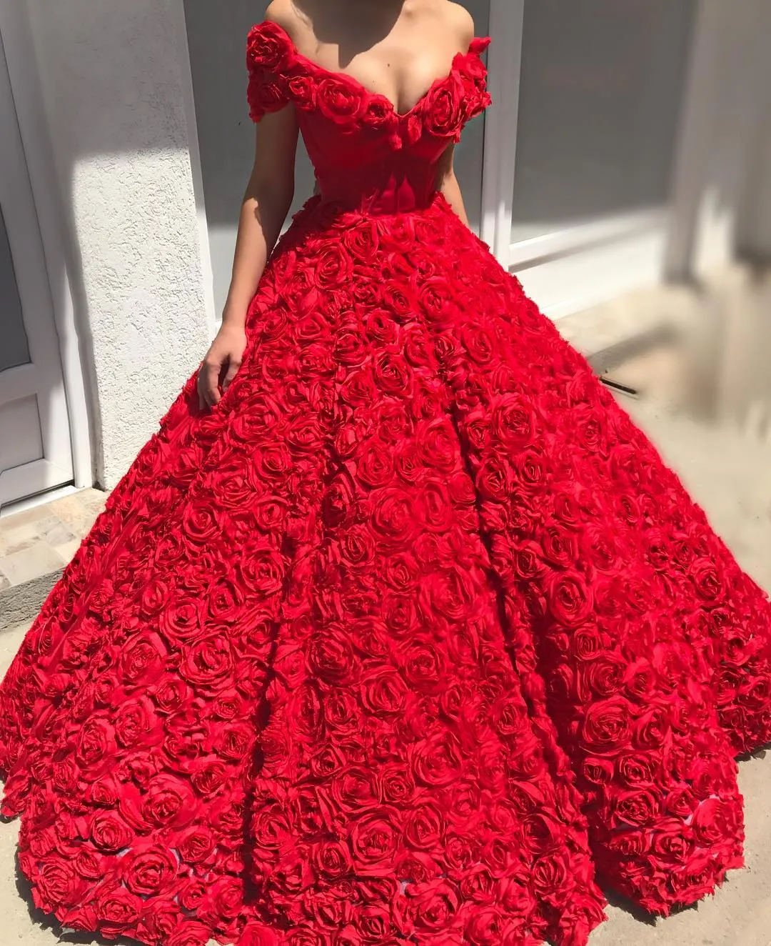 Gorgeous 3D Floral Prom Dresses Sexy Off Shoulder Floor Length Party Dresses Celebrity Gowns Charming Saudi Arabia Princess Evening Gown