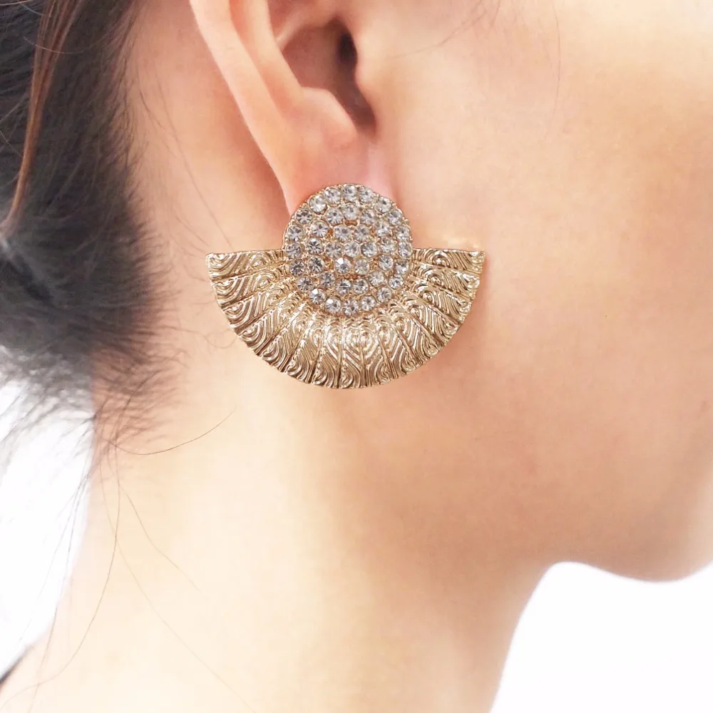 Tillbeh￶r Stud￶rh￤ngen Manilai fl￤kt formad legering Rhinestone Vintage Stud ￶rh￤ngen Kvinnor Modes smycken Metall Uttalande ￶rh￤nge Guldf￤rg