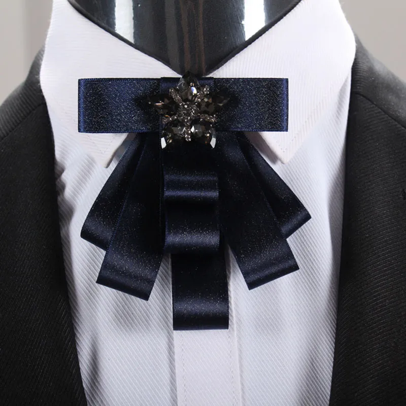 Mens Silk Bow Neck Slips Pins Broscher / Röd brudgum Bröllopsdekoration / Handgjord KPOP Fashion High Quality Suit Tillbehör / Broschen / Broszka / Broszki