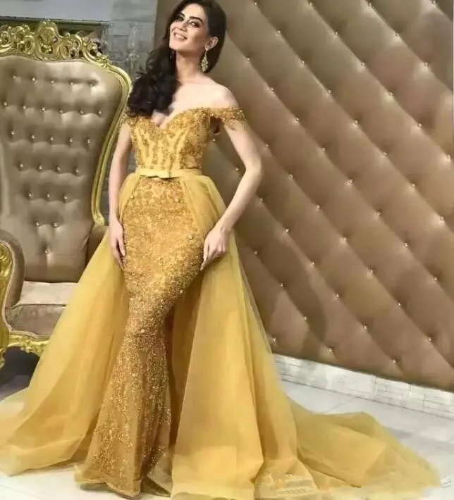 2019 Arabo con spalle scoperte Sirena di pizzo Abiti da sera lunghi Tulle Applique di pizzo Perline Abito da ballo formale con gonna in tulle BC0363