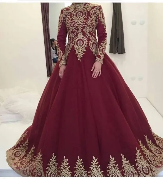 2018 vintage mörk röd med guld applique spets kväll klänningar boll klänningar hög nacke tulle quinceanera prom formell klänning billig lång ny