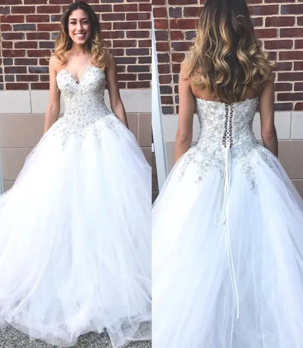 Magnifique A-ligne Robes De Mariée Chérie Sans Manches En Dentelle Perlée Appliques Top Corset Dos Tulle Jupe Robes De Mariée Balayage Train