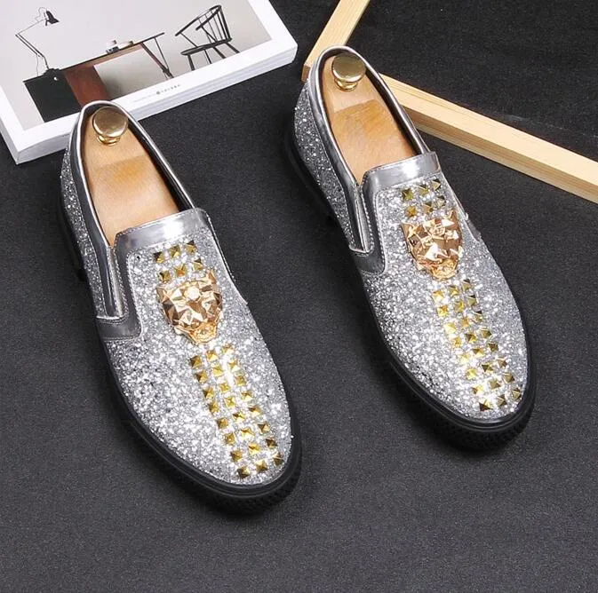 2021 New style Italian Men loafers Slippers Smoking Slip-on Shoes Luxury Party Wedding Black Dress Shoes Men`s Flats 921