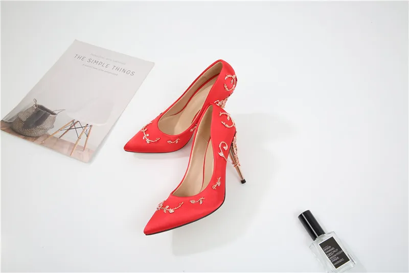 İpek Partisi Gelin Moda için Düğün Ayakkabıları 9 5 cm Kadınlar Pompalar Lüks Tasarımcı Topuklu Ayakkarlar Gelin Ayakkabı255c