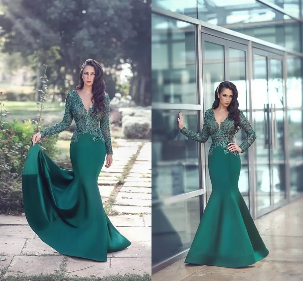 Sexy 2018 V Neck Verde Escuro Saudita Rendas Dubai Vestidos de Noite Desgaste Apliques Mangas Compridas Trem Da Varredura Árabe Partido Formal Sereia vestido de Baile