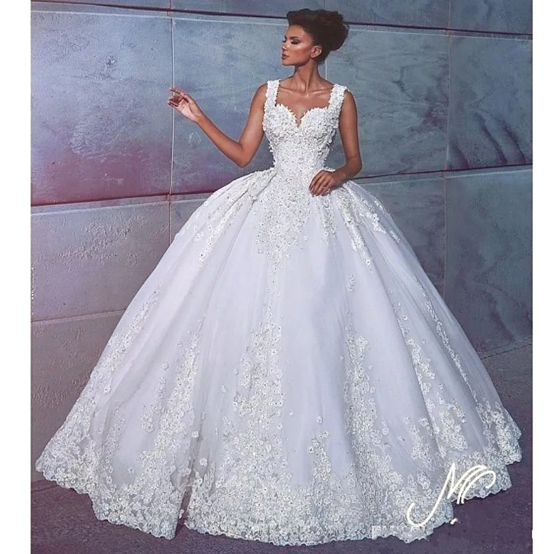 Lindos vestidos de noiva de vestido de bola árabe sem costas miçangas apliques de renda de renda Vestidos de casamento vestidos de noiva Tule Tulle Longo