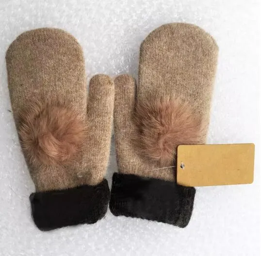 2019 Nuovi guanti di lana da donna di alta qualità Stilista europeo Guanto caldo Fuori dai guanti sportivi Guanti di marca Multi-stile Opzionale