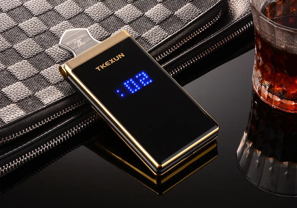 Luxe ontgrendeld dubbel display mobiele telefoons touch groot scherm 3.0 inch zakelijke flip quick sos sleutel metalen lichaam senior mannen dubbele simkaart mobiele cellphone