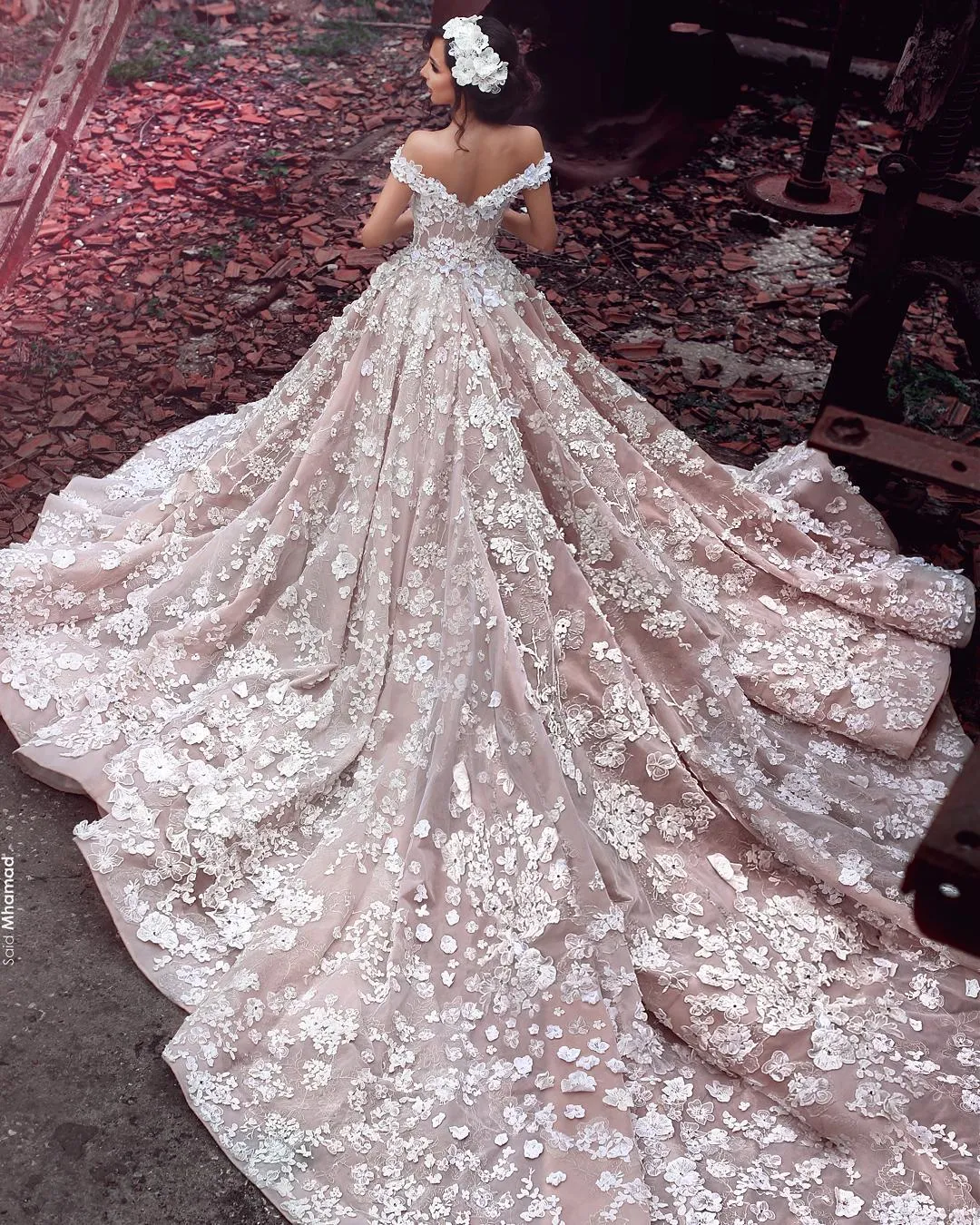 Glamorous Wedding Dresse V Neck Long Sleeve Sequins Ball Gown Beads Split  Lace Wedding Dress Custom Made Pearl Vestidos De Novia Real Picture From  Huifangzou, $261.03 | DHgate.Com