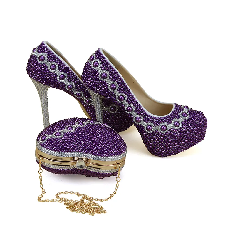 素敵なマッチングバッグの繊細な手作りスティレット女性パーティーハイヒールの最新デザイン紫の真珠のブライダルの結婚式の靴