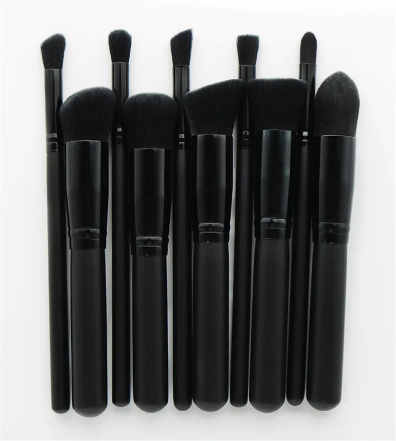 Kabuki Makeup Brushes Professional Cosmetic Brush Kit Wood Handle Face Powder Foundation Eyeshadow Blush Makeup Brush Set