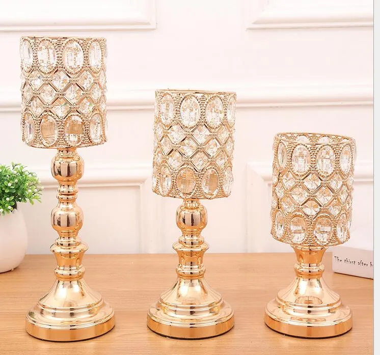 Personlig metall Golden Finish Candle Holder med kristaller Bröllop Candelabra Holder Centerpiece Home Decoration Candlesticks WT077