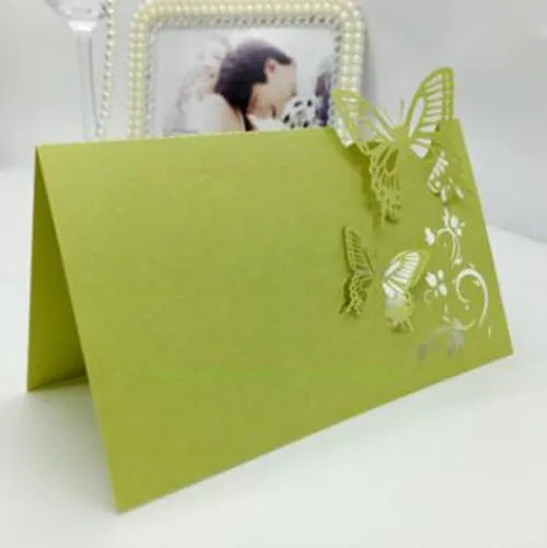 Cartão de lugar de casamento cortado a laser Cartão de mesa Guset Cartões de nome Borboleta oca Cartão de acompanhante para festa