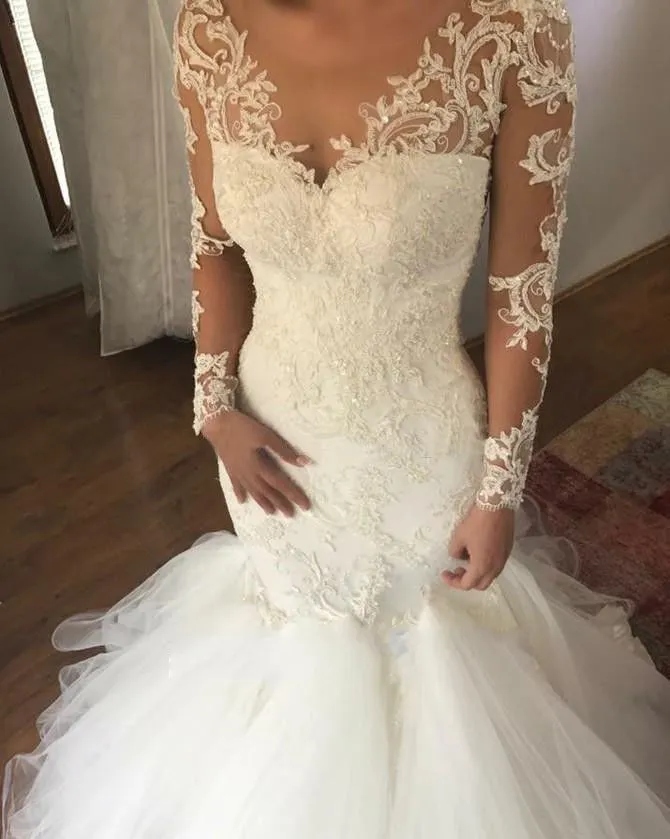 abiti da sposa sexy a sirena con applicazioni a sirena a maniche lunghe con scollo a V in tulle abiti da sposa vintage con bottoni ricoperti su misura