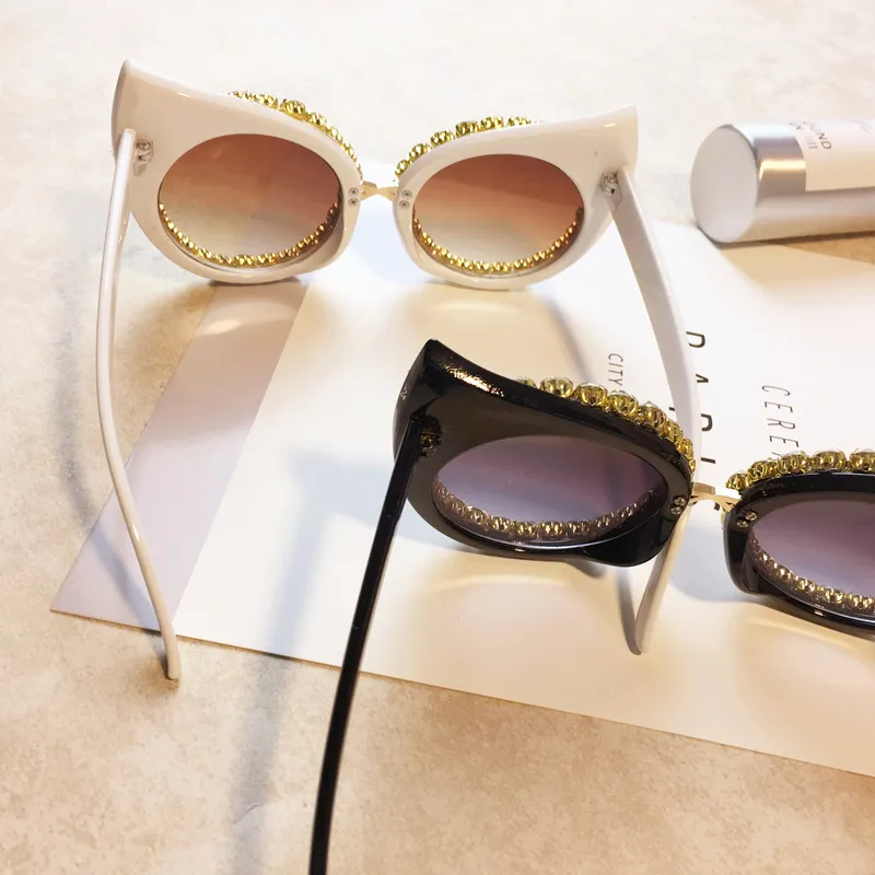 Women Luxury Sunglasses Brand Designer Luxury Rhinestone Sexy Cat Eyes Sunglasses Vintage Shades Eyewear
