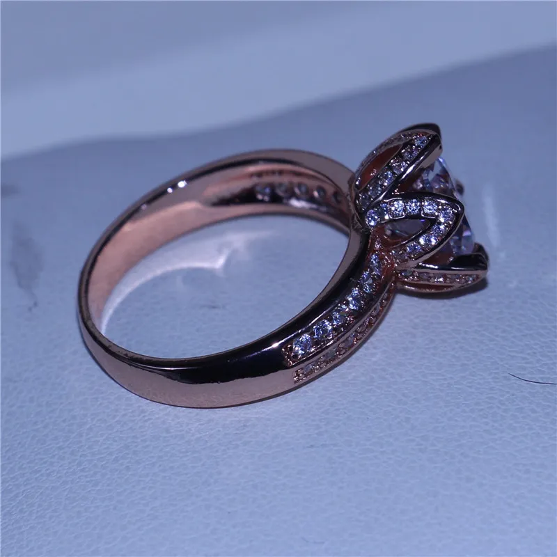 Lotus Style Vrouwelijke Mode-sieraden Rose Gold Filled 3CT Dionique CZ Engagement Wedding Band Ring voor vrouwen