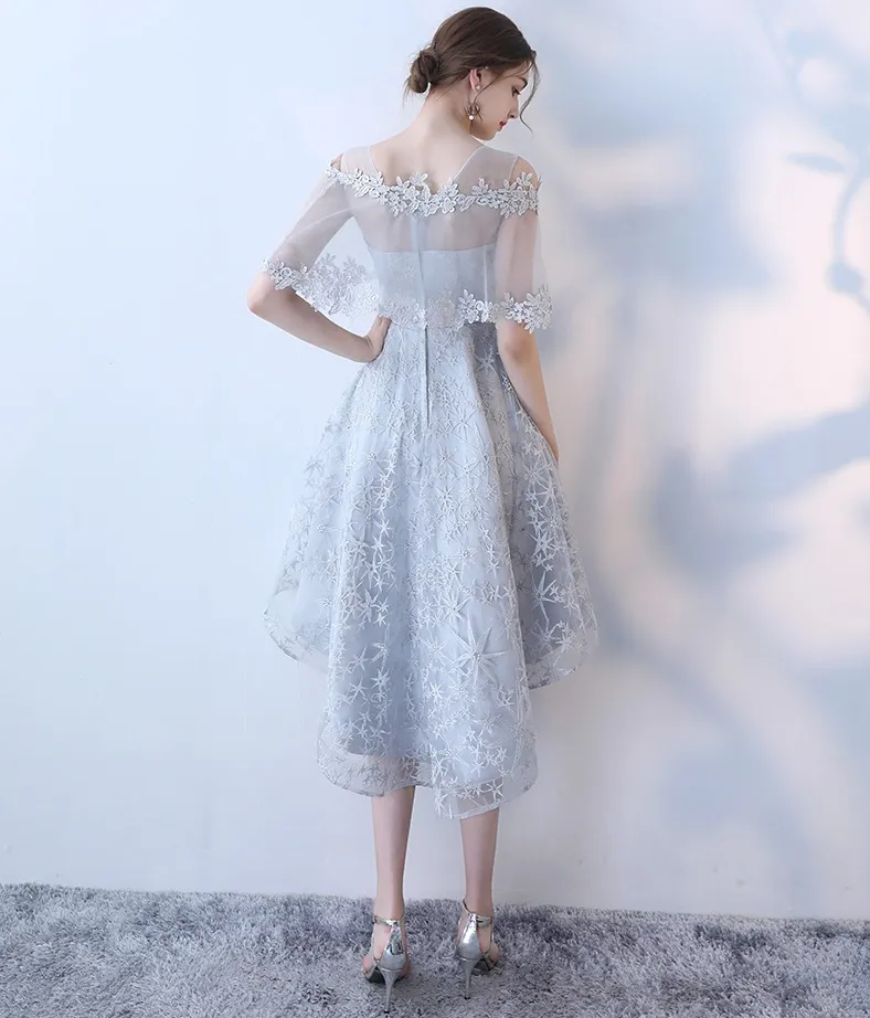 Elegant silver höga låga graderingsklänningar 2020 billiga applique spetsar med sjal prom klänningar sexiga festklänningar hemkommande klänning cust334s
