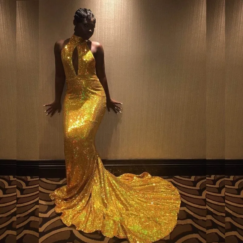 Altın Yüksek Boyun Gelinlik Modelleri Dubai Sparkly Payetli Anahtar-Delik Backless Mermaid Parti Elbiseler Seksi Güney Afrika Ünlü Balo Elbise Ucuz