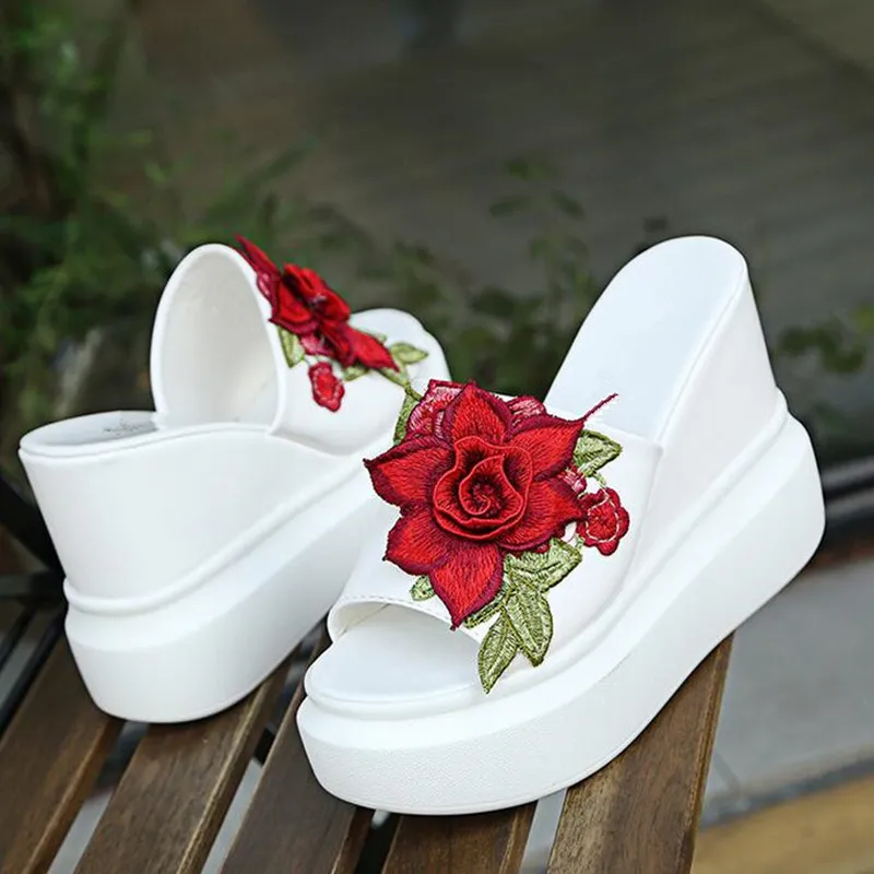 Wholesale and retail Summer Flowers Super High Heeled Slippers 2020 summer Light Platform Shoes Wedges Sandals Women Shoes Fashion Slippers