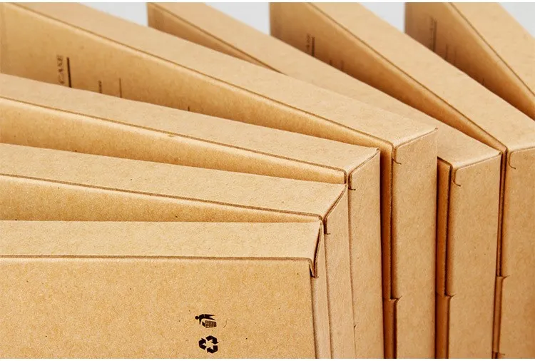 100 Stück Großhandel bunte Persönlichkeit Design Kraftpapier Box Verpackung für Telefon Fall individuell Ihr Logo Handy Cover Fall Paket