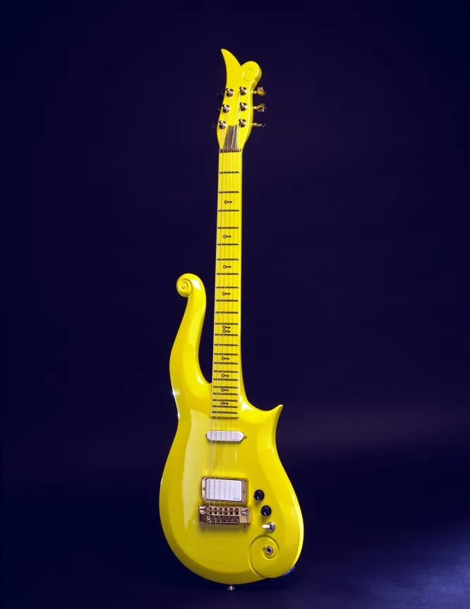 Diamond Series Prince Cloud Jaune Guitare Électrique Micros Humbucker Blancs Simples, Incrustation de Symbole Bleu, Boutons Noirs, Couvercle de Truss Rod Or