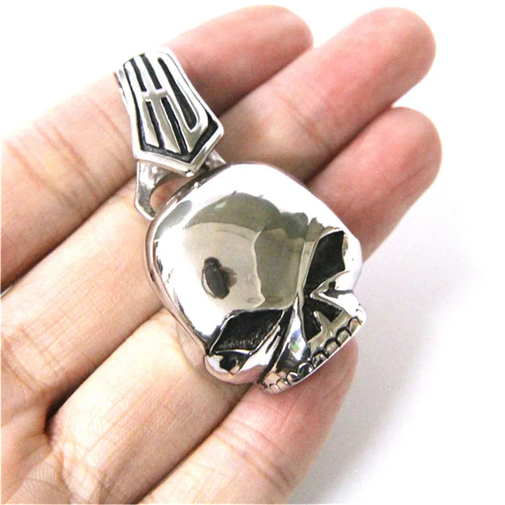 Free Fast Shipment Polish Biker Style Skull Pendant 316L Stainless Steel Jewelry Popular Motorcycles Pendant