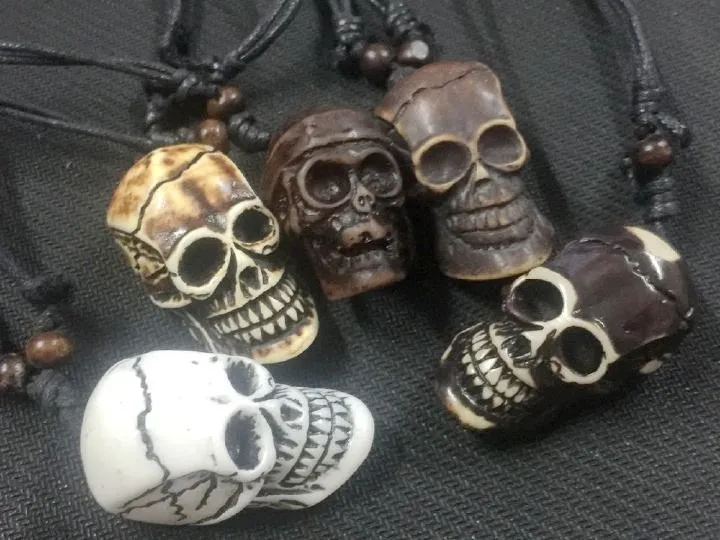 12 Stück YQTDMY Ganzer Modeschmuck, geschnitzter Totenkopf-Anhänger, Halskette, Schmuck, Holzperlen, Seil, verstellbar45912094971384