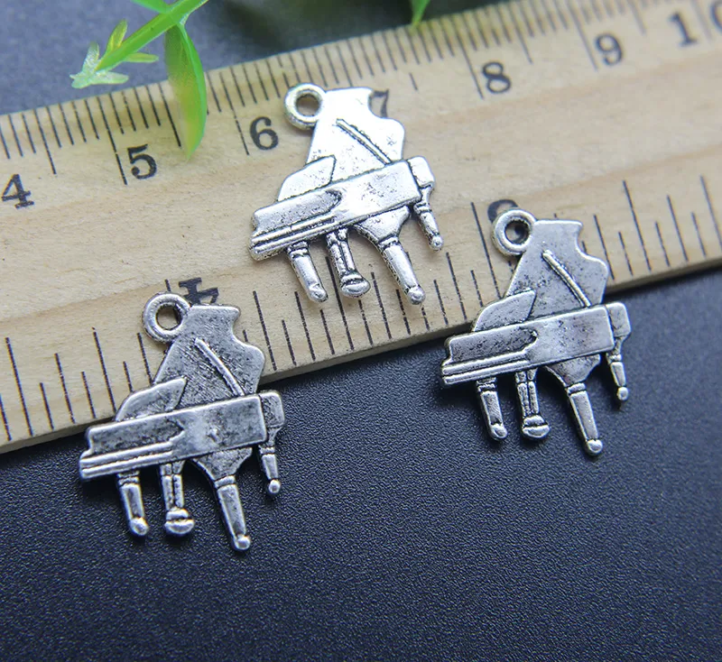 Hurtownie 100 sztuk Piano Alloy Charms Wisiorek Retro Biżuteria Wykonywanie DIY Brelok Antyczny Srebrny Wisiorek Dla Bransoletki Kolczyki 21 * 16mm