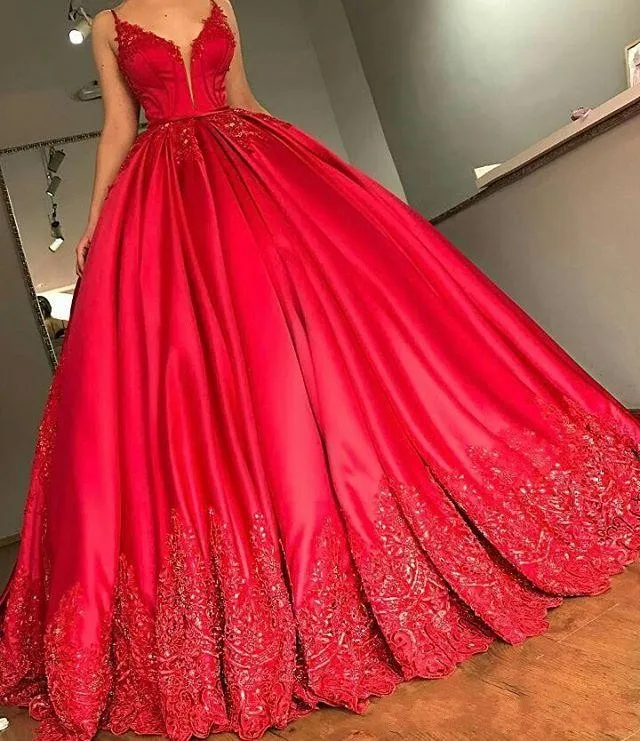 2021 Gorgeous Ball Gown Red Evening Dresses Wear Spaghetti Straps Keyhole Gold Lace Appliques Beads Backless Court Train Prom Party Gowns