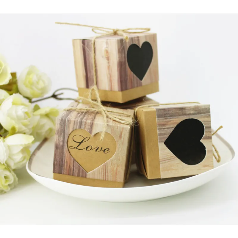 Wood Grain Heart Hollow Candy Boxes Retro Kraft Wedding Favors Christmas Anniversary Party Gift Paper Box 100pcs /lot