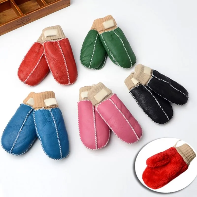 En plein air chaud enfants gants de fourrure mitaines en peau de mouton hiver enfants marque gant en cuir couture à la main 8 couleurs avec corde suspendue