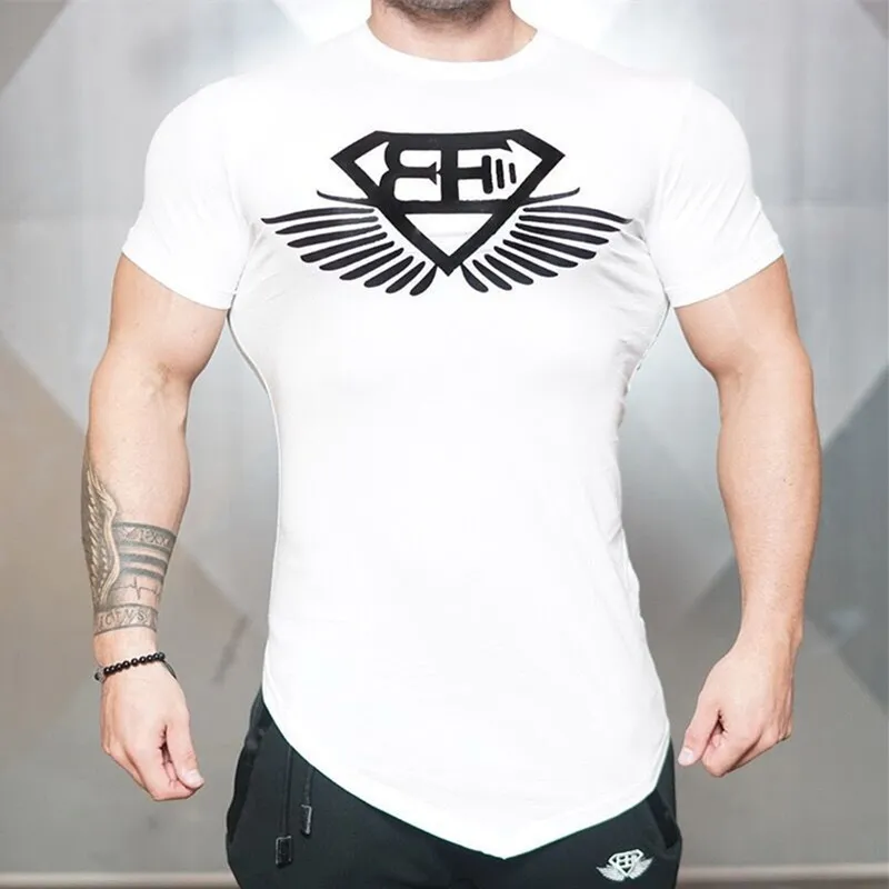 2018 New Gyms body engineers Design Uomo Novità Maglietta da uomo Moda Maglietta di seta da latte Maglietta da uomo casual a maniche corte