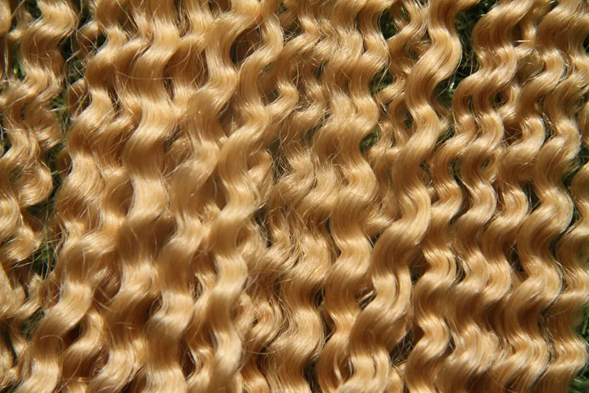# 613 Blek blond klämma i tillägg 100g 9 stycken / set kinky curly brasilian remy hair weave buntar