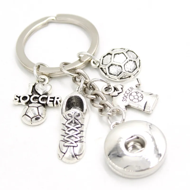 Nyankomst DIY Utbytbara 18 mm Snap Smycken Jag älskar Fotboll Nyckelring Handväska Charm Snap Keychain Nyckelring Smycken för män kvinnor