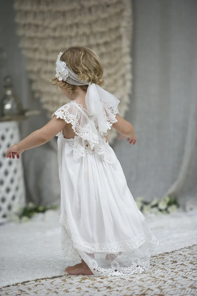 Encantadores vestidos de niña de flores de Boho de playa 2018 para bodas Vestidos de bautizo de tul de encaje con espalda cruzada cuadrada de manga corta baratos EN14827161