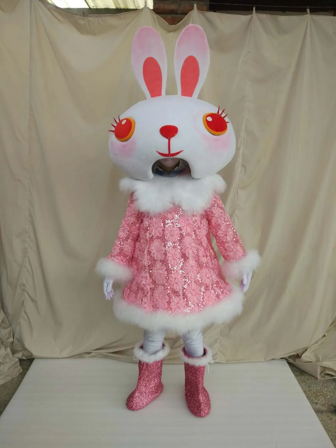 formato adulto del costume della mascotte del coniglio degli occhi rossi di lusso delle immagini reali di alta qualità trasporto libero