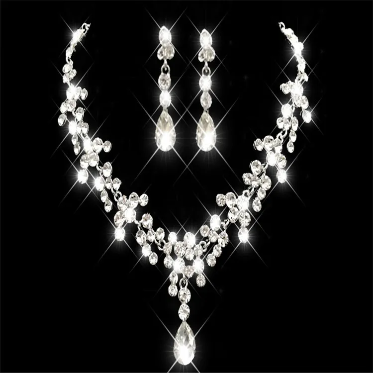 Billiga Rhinestone Faux Pearls Brud Smycken Sats Örhängen Halsband Crystal Bridal Prom Party Pageant Girls Wedding Accessoarer Gratis frakt