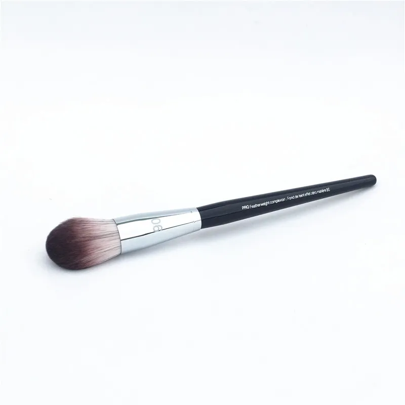 PRO fjäderviktsfärgborste #90 - Soft Hair Foundation / Powder Blender Brush - Beauty Makeup Brush Blender