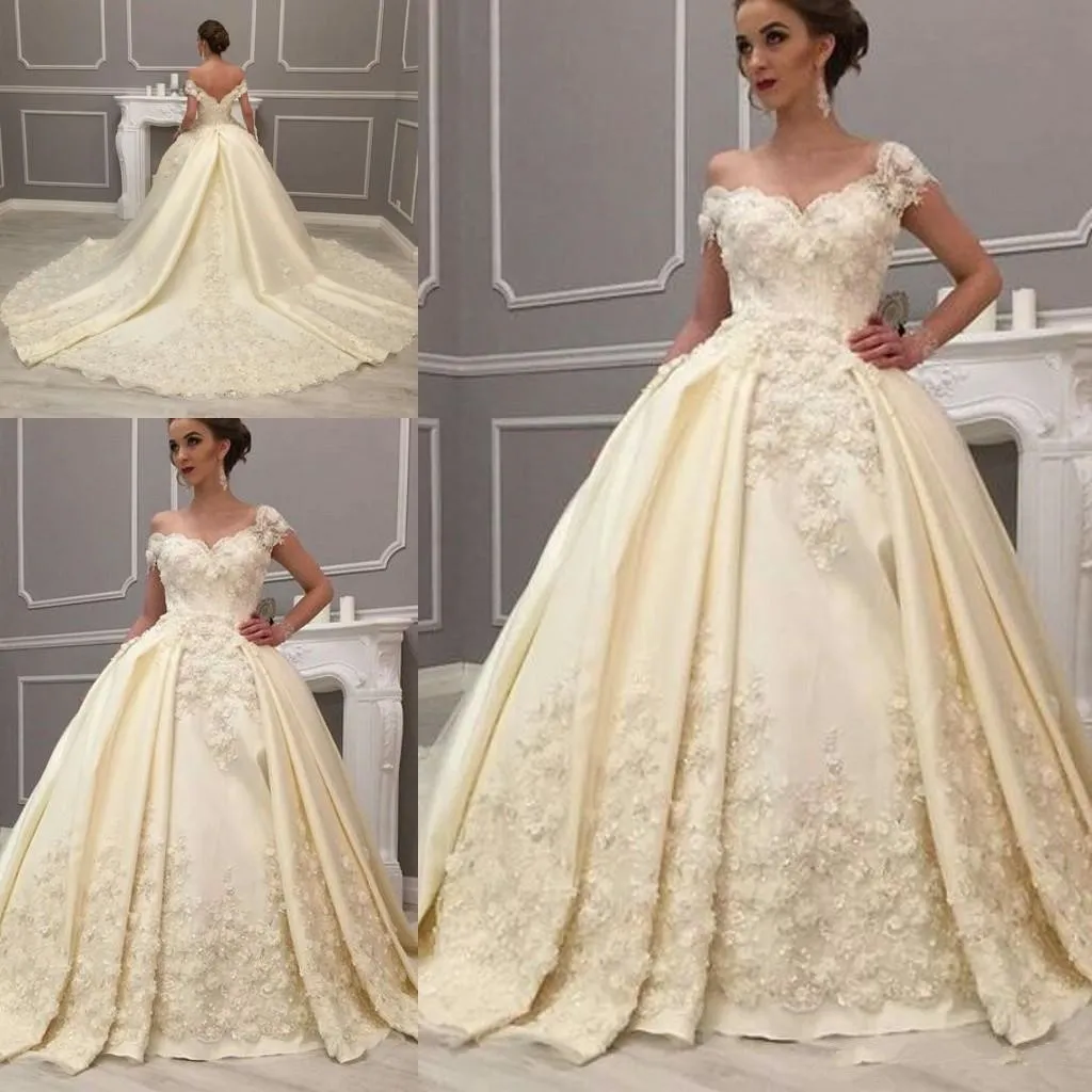 Arabische Plus Size Trouwjurken 2018 Bescheiden 3D Floral Beaded Pailletten Applique Elegant Off The Shoulder Back Bridal Trouwjurken