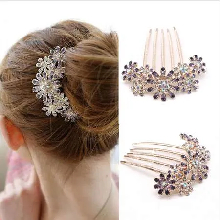 1 st Fashion Crystal Flower Hairpin Metal Hair Clips Comb Pin för Kvinnor Kvinna Hairclips Hair Comb Hair Tillbehör Styling Verktyg