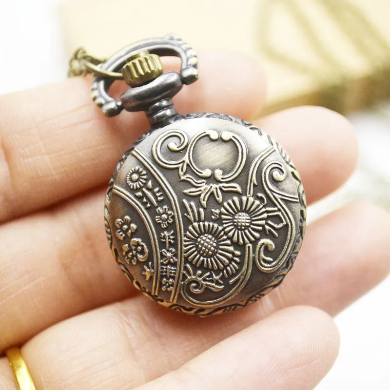 Wholesale Mix 30 Designs Case Dia 2.5CM Pendant Chain Quartz Bronze Small Crown Watch Pocket Watch