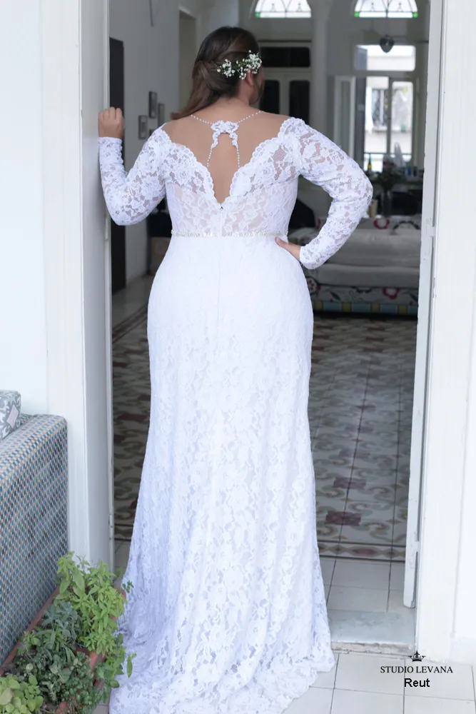 2018 Superbe Designer Creux Dos Plus La Taille Robes De Mariée Pas Cher Dentelle Corsage Manches Longues Balayage Train Unique Décolleté Robes De Mariée