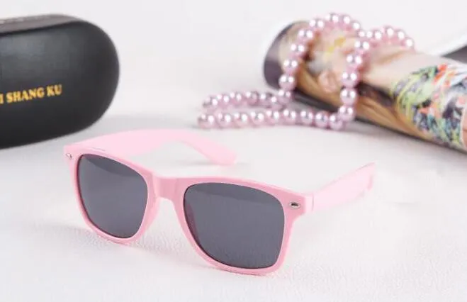 2018 sell Whole classic plastic sunglasses retro vintage square sun glasses for women men adults kids mix colors7211704