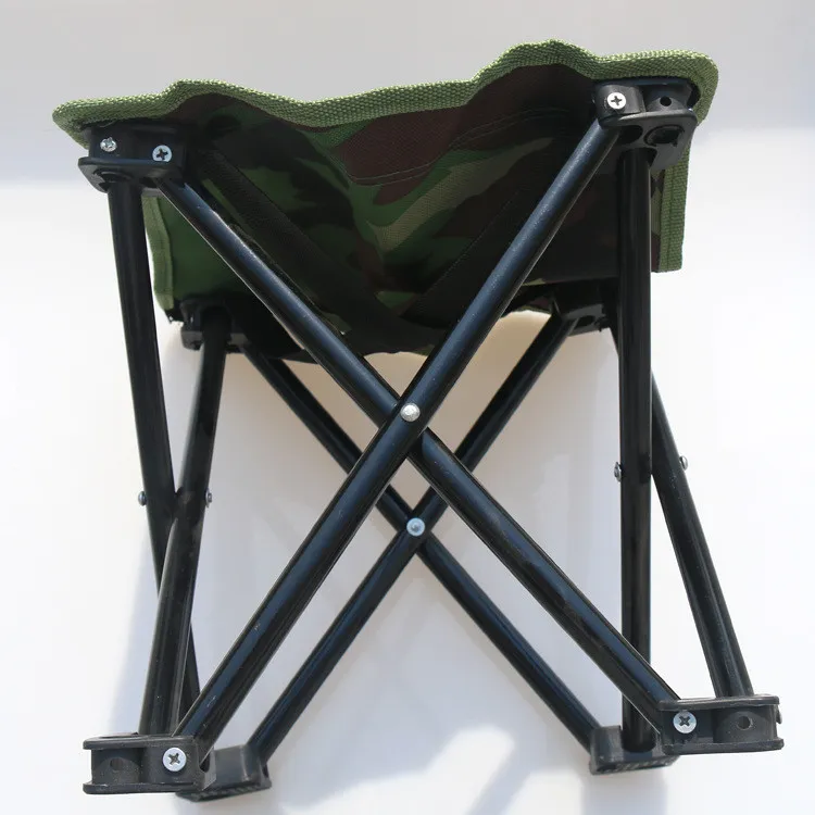 Facile à transporter Mini chaise pliante de plage meubles de camping tabouret de pêche en plein air randonnée Camping Gargden chaise portable avec sac Camouflage